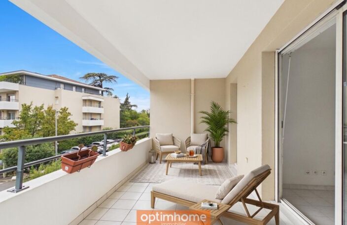 MARSEILLE 12e – T3 TRAVERSANT, GRAND BALCON SUD ET GARAGE — photo 2