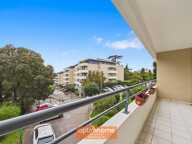 MARSEILLE 12e – T3 TRAVERSANT, GRAND BALCON SUD ET GARAGE — photo 4