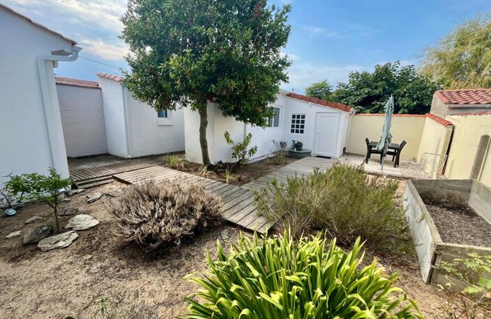 LA FAUTE SUR MER (85) PROCHE OCEAN VILLA PLAIN PIED AVEC 2 LOCATIFS SAISONNIERS INDEPENDANTS SUR 400M² — photo 2