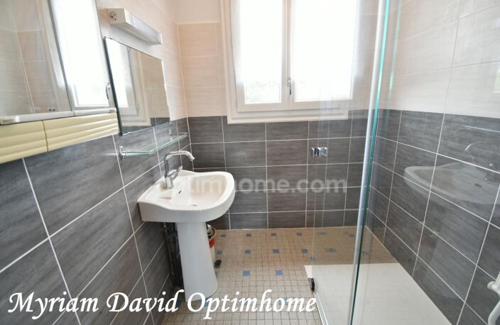Maison 94 m² avec potentiel 130 m² - Jardin - Rostrenen — photo 3
