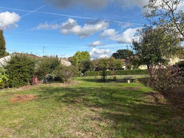 Terrain à bâtir à Artigues-près-Bordeaux (33370) — photo du bien