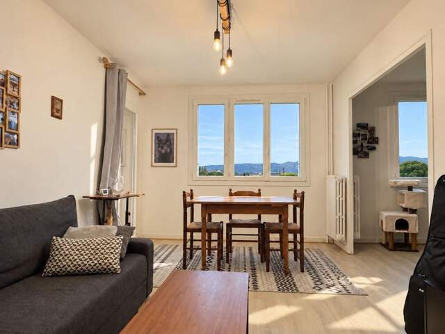Appartement T2 bis avec terrasse — photo du bien