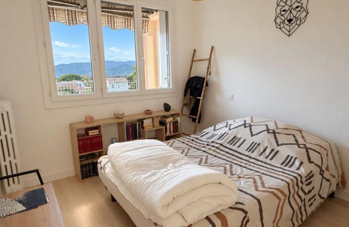 Appartement T2 bis avec terrasse — photo 4