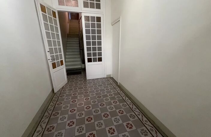 Immeuble de caractère, 3 apart, 1 local Ccial, garage 100 m2. — photo 3