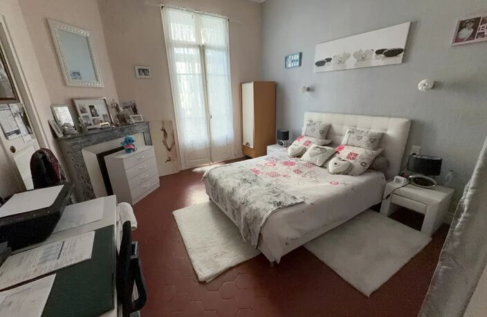 Immeuble de caractère, 3 apart, 1 local Ccial, garage 100 m2. — photo 4