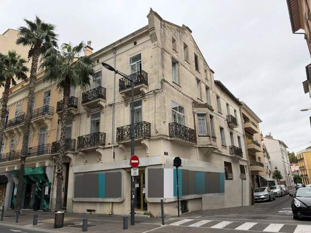 Immeuble de caractère, 3 apart, 1 local Ccial, garage 100 m2. — photo du bien