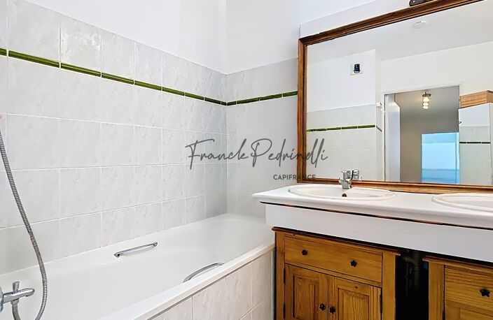 Beau T3 72 m²  VILLEURBANNE (69) CHARPENNES – Place Charles Hernu avec terrasse 75 m² — photo 4