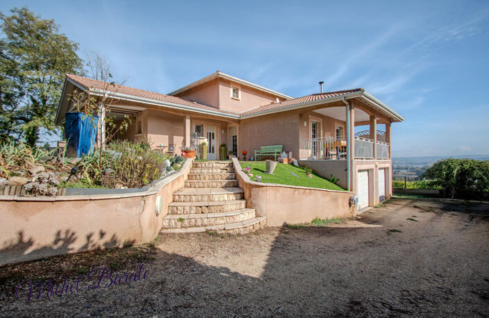 CHAVANAY – MAISON FAMILIALE 233 M² – 5 CHAMBRES – ESPACE INDÉPENDANT – PISCINE – SANS VIS-À-VIS — photo 4
