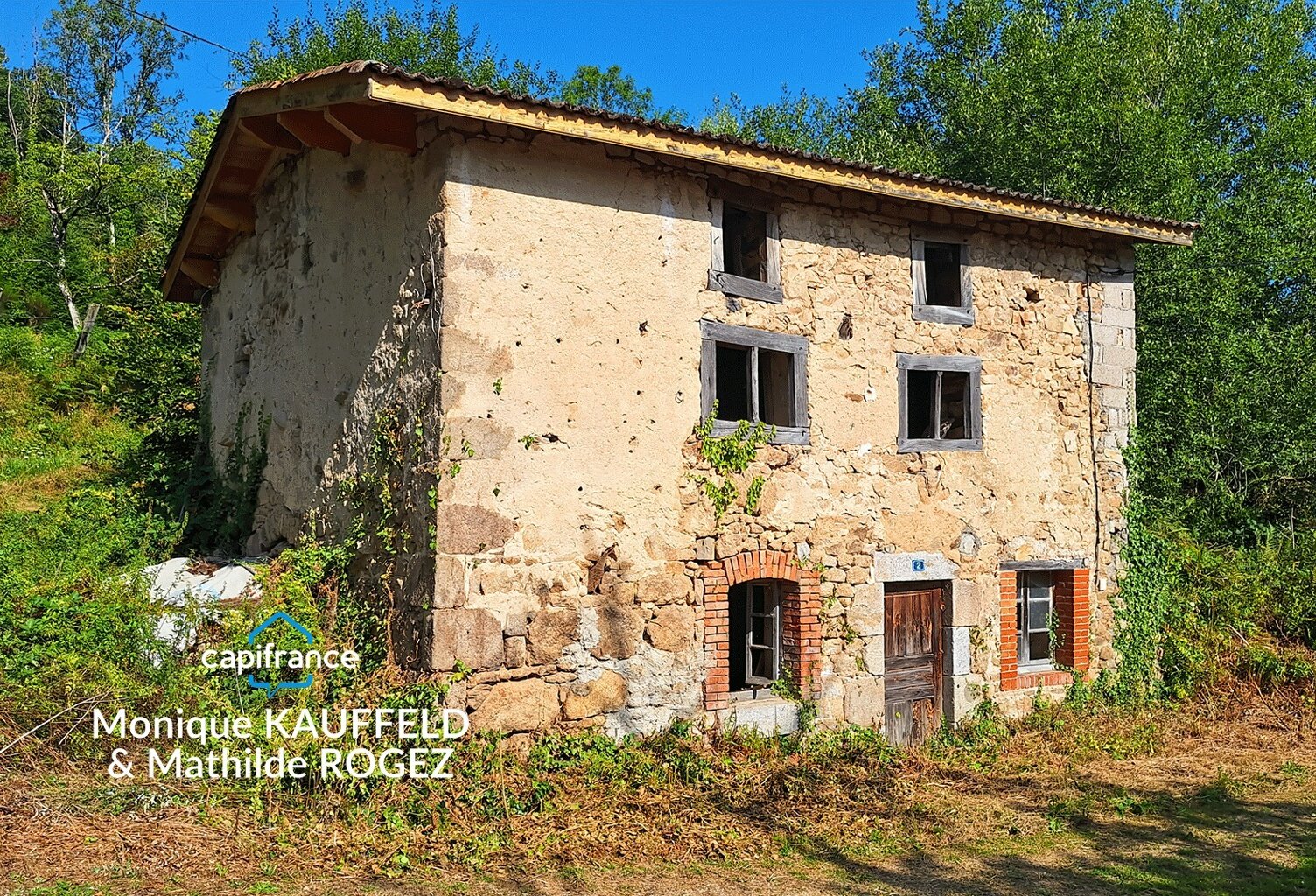 Maison à rénover OLLIERGUES (63) — photo 1