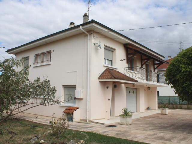 Maison à vendre 6 pièces PERONNAS (01) — photo du bien