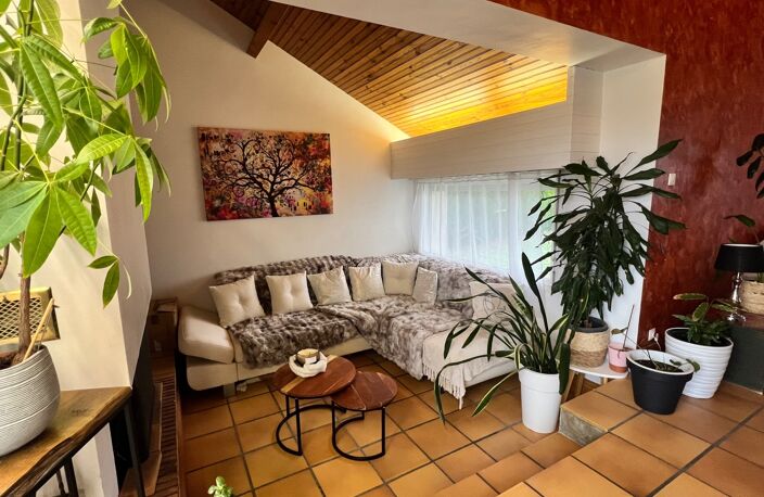 Maison d’architecte de 149 m² à Targé – 3 chambres, possibilité 4 – Terrain clos de 2 000 m² – 2 garages — photo 2