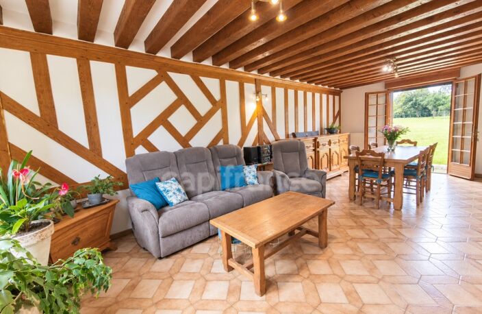 À Échauffour (61370), découvrez cette spacieuse maison familiale de 135 m², offrant 4 chambres, un vaste jardin paysagé de 7 490 m², une grande terrasse, au cœur d’un environnement calme et verdoyant — photo 3