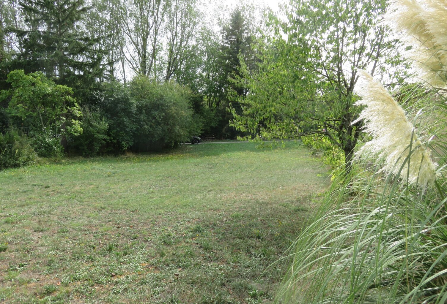 Terrain de 1150 m² à vendre  AMBERIEU EN BUGEY (01) (Quartier Vareille-Saint Germain) — photo 1