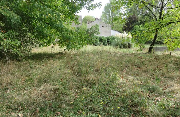 Terrain de 1150 m² à vendre  AMBERIEU EN BUGEY (01) (Quartier Vareille-Saint Germain) — photo 2
