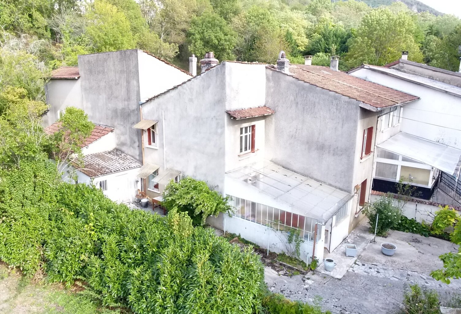 Maison à vendre 5 pièces AMBERIEU EN BUGEY (01) de 120 m² sur 2500 m² — photo 1
