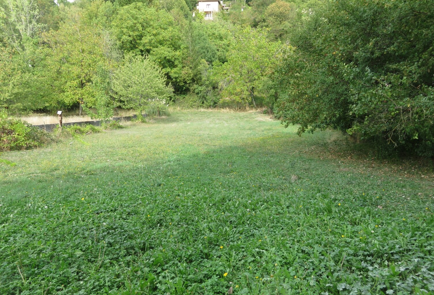 Terrain 670 m² à vendre  AMBERIEU EN BUGEY (01) (Quartier Vareille-Saint Germain) — photo 1