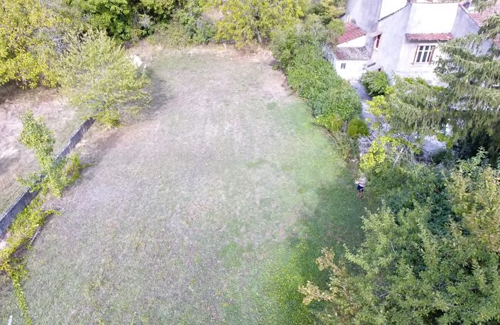 Terrain 670 m² à vendre  AMBERIEU EN BUGEY (01) (Quartier Vareille-Saint Germain) — photo 2