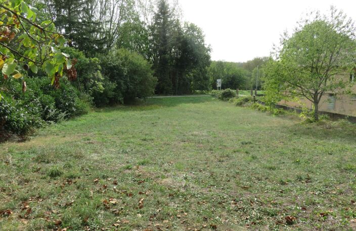 Terrain 670 m² à vendre  AMBERIEU EN BUGEY (01) (Quartier Vareille-Saint Germain) — photo 3