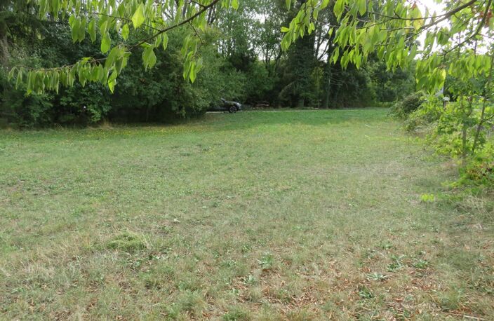 Terrain 670 m² à vendre  AMBERIEU EN BUGEY (01) (Quartier Vareille-Saint Germain) — photo 5