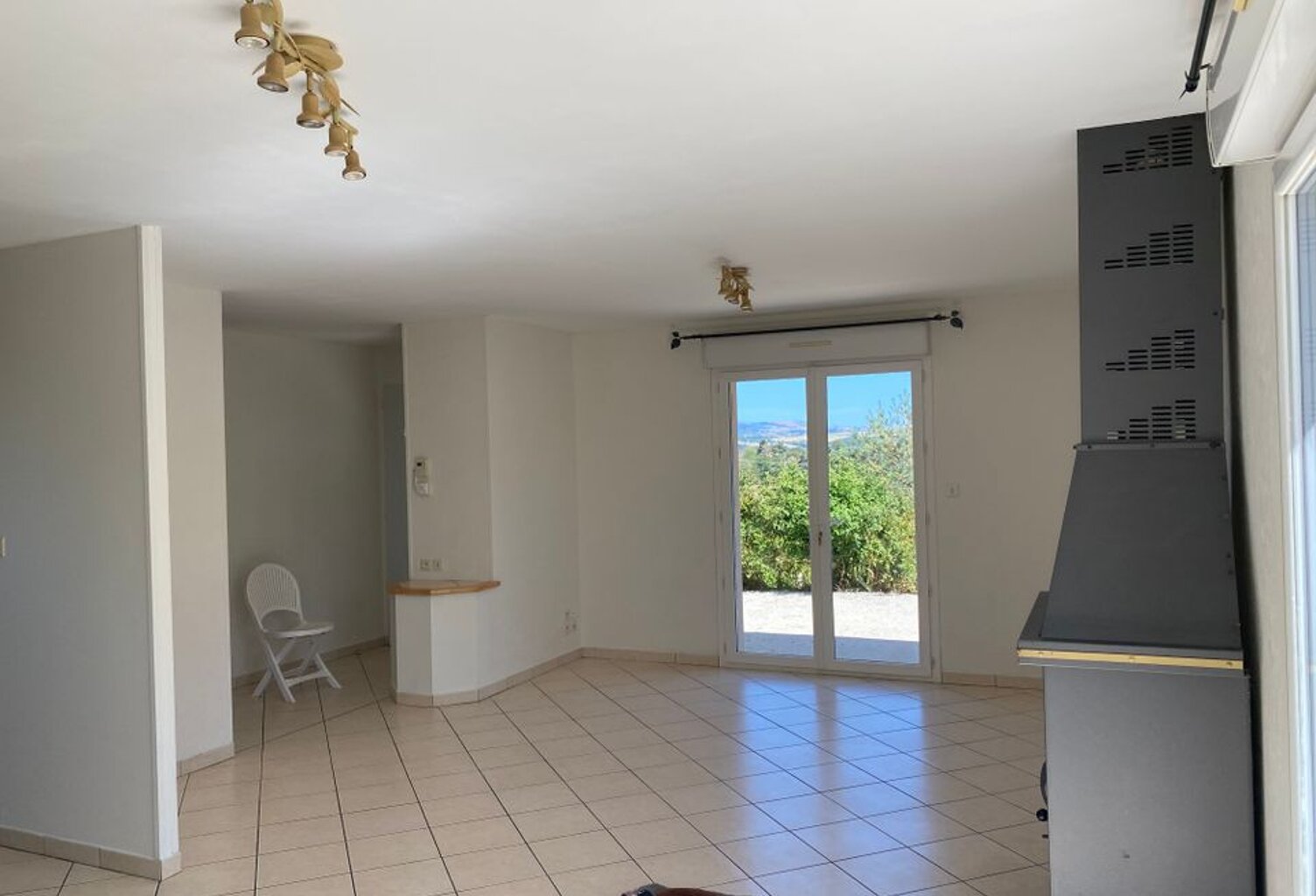 Maison de 100m2 à louer sur Le Cayrol — photo 1