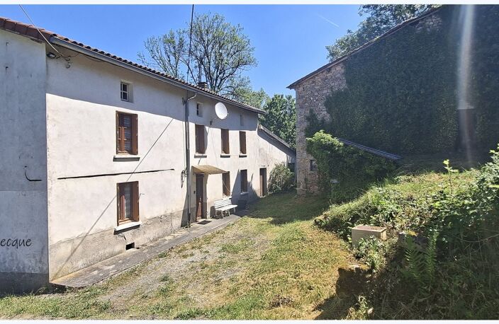 Grande maison familiale avec dépendances et terrain VISCOMTAT (63) — photo 2