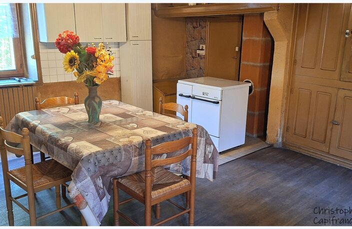 Grande maison familiale avec dépendances et terrain VISCOMTAT (63) — photo 5