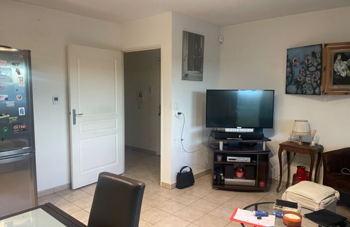 Appartement à vendre 3 pièces AIX EN PROVENCE (13) Luynes dernier étage dans une résidence récente — photo 4