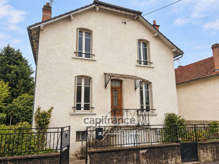 Maison de ville de 107 m² à rénover avec jardin clos – À 10 minutes du centre-ville — photo 1
