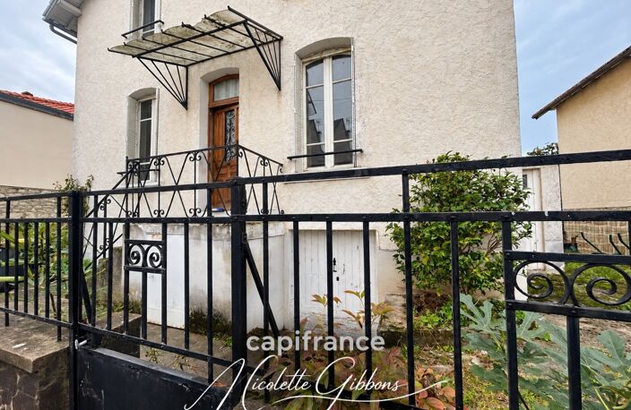 Maison de ville de 107 m² à rénover avec jardin clos – À 10 minutes du centre-ville — photo 2