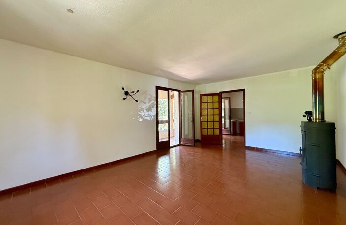 Maison à vendre 3 pièces GENERARGUES terrain de 6304m2 (30) — photo 2