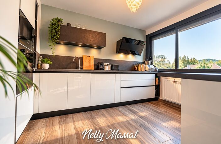 Maison à vendre 5 pièces LA MOTTE SERVOLEX (73) - Maison familiale rénovée avec piscine proche école — photo 3
