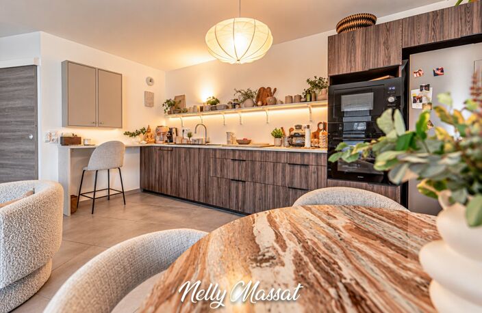 Appartement à vendre 4 pièces CHAMBERY (73) - Appartement récent aux prestations soignées - Garage et terrasse — photo 2