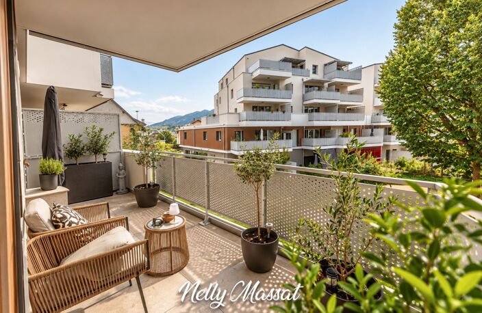 Appartement à vendre 4 pièces CHAMBERY (73) - Appartement récent aux prestations soignées - Garage et terrasse — photo 5