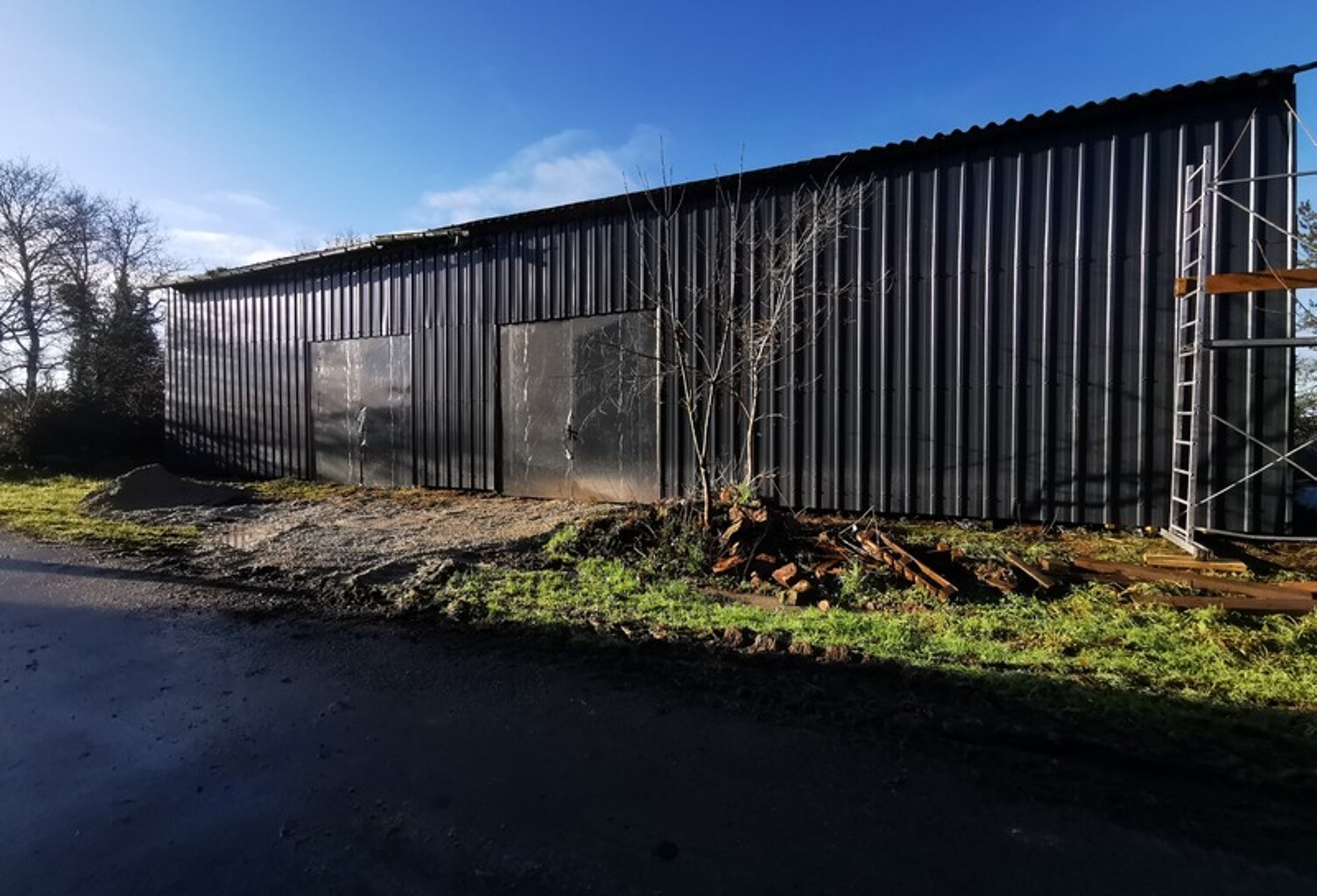 LOCAL D’ACTIVITÉ / STOCKAGE – 100 À 198,50 m² — photo 1