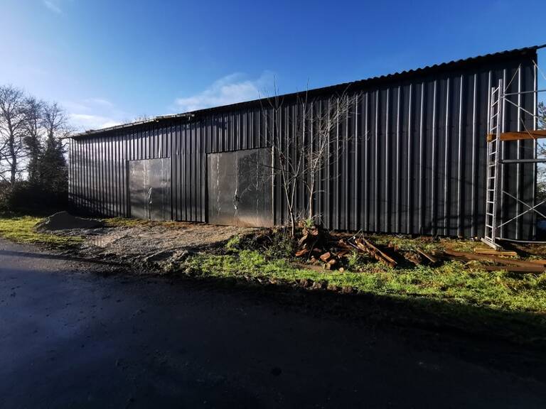 LOCAL D’ACTIVITÉ / STOCKAGE – 100 À 198,50 m² — photo 1
