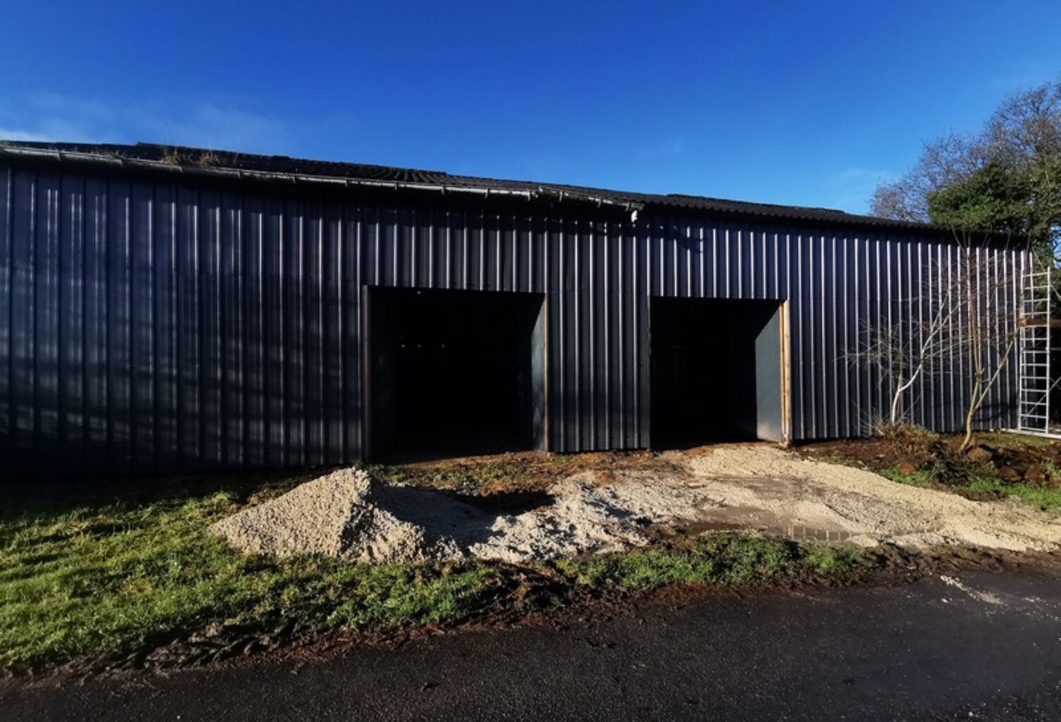 LOCAL D’ACTIVITÉ / STOCKAGE – 100 À 198,50 m² - Proche Quimper — photo 1