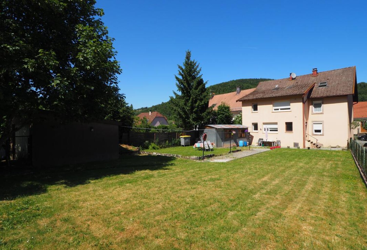 GIROMAGNY - Immeuble de rapport à vendre — photo 1