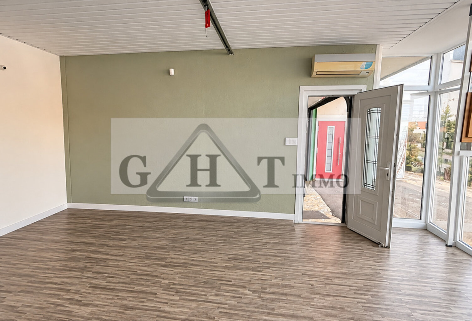 LOCAL D’ACTIVITÉS DE 300 M² À VENDRE – MEAUX — photo 1