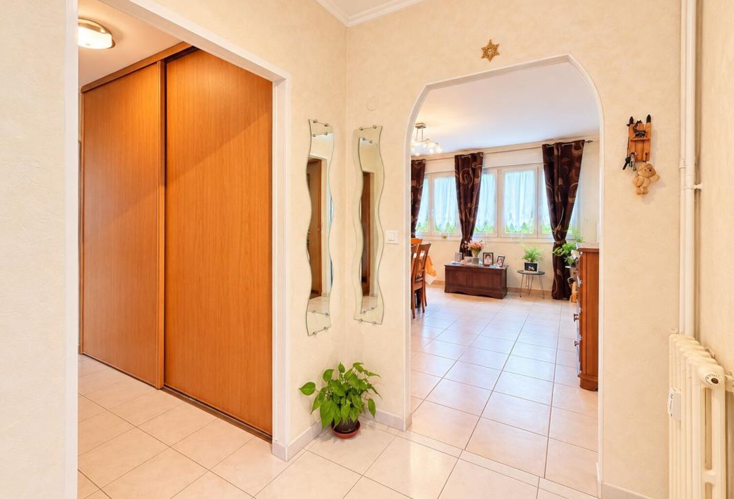 APPARTEMENT 82 m² – 3 CHAMBRES – BALCON – PARKING – CAVE – ASCENSEUR – FORT POTENTIEL LOCATIF — photo 1