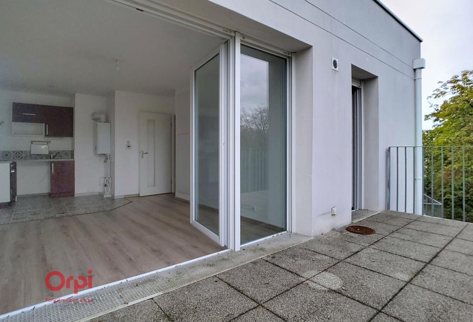 NANTES – À LA LIMITE DE ST-SÉBASTIEN-SUR-LOIRE – T2 AU DERNIER ÉTAGE AVEC TERRASSE — photo 1