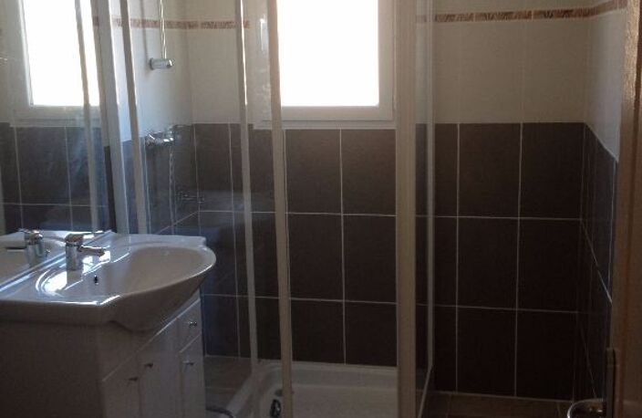 Appartement Oraison 3 pièce(s) 70 m2 — photo 3