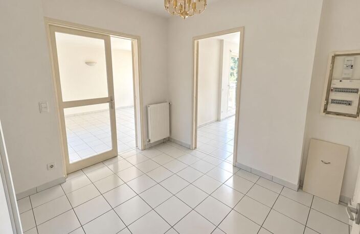 Appartement À Vendre Villeneuve-Les-Avignon, 114 m², 4 chambres, duplex, terrasse, Garage et Parking — photo 4