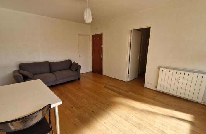 Appartement À Vendre Villeneuve-Les-Avignon, 46 m², 2 pièces, loggia, cave — photo 3