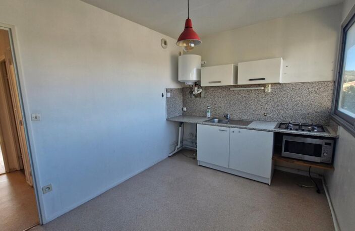 Appartement À Vendre Villeneuve-Les-Avignon, 46 m², 2 pièces, loggia, cave — photo 4