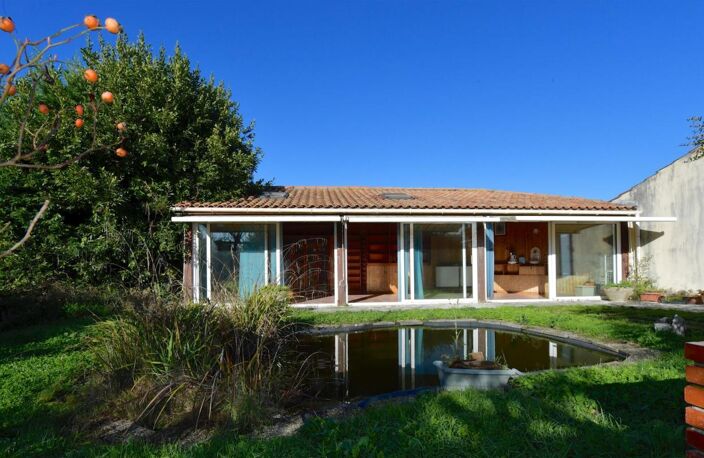 SAINT-XANDRE – Maison de charme aux beaux volumes — photo 4