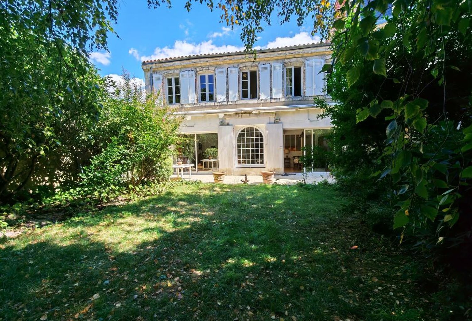 somptueux rez de jardin au calme — photo 1