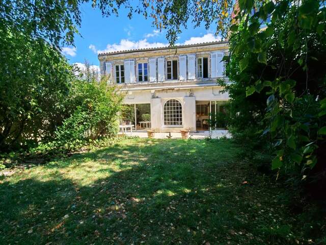 somptueux rez de jardin au calme — photo du bien