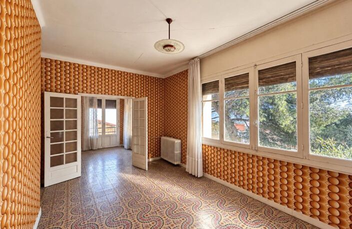 Appartement À Vendre - Un superbe projet de rénovation dans une maison réhabilitée - 2 places de parking — photo 2