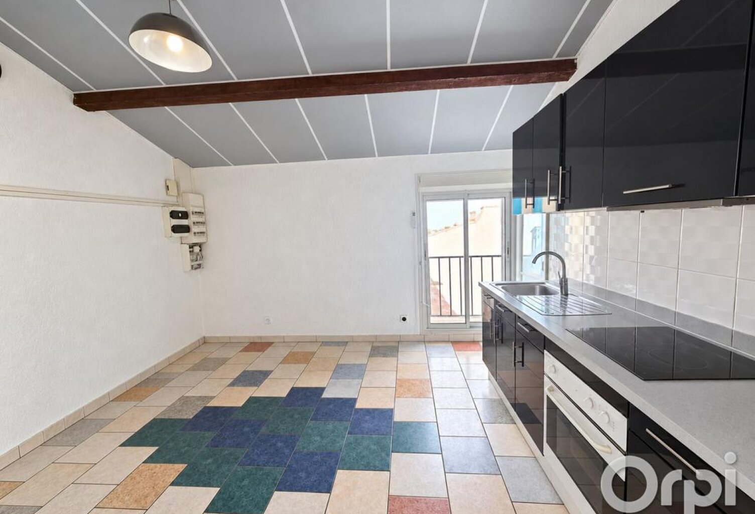 VIAS - Appartement À Louer — photo 1