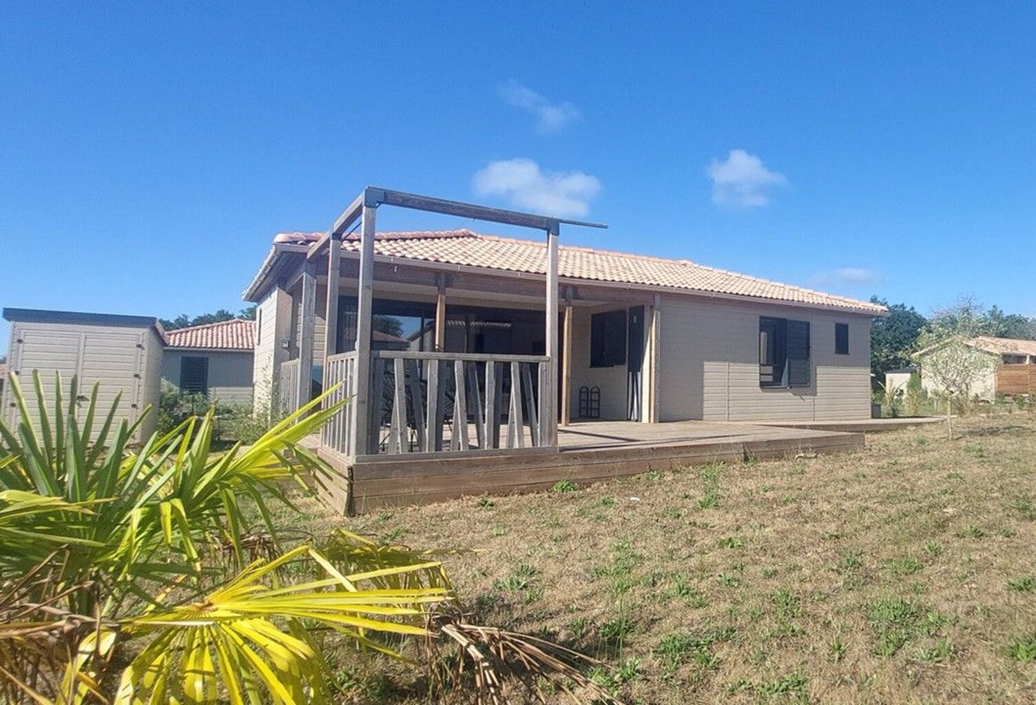 Chalet en bois haut de gamme — Idéal résidence secondaire ou investissement locatif près des plages — photo 1